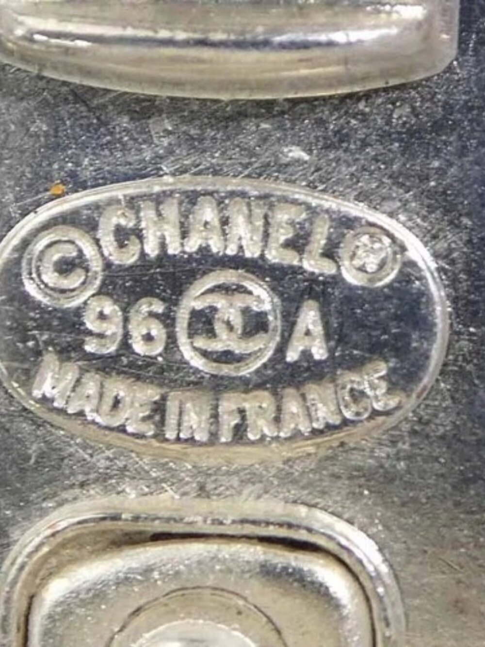 Auth CHANEL CC Logo Turnlock Clip on Earrings Silver Metal - 56705g - Picture 10 of 10